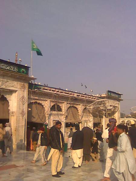 Preprations For Data Ganj Bakhsh Urs Mubarak 2010 Photo 006.jpg